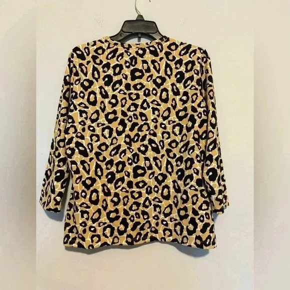J McLaughlin Top  Womens  Leopard Print  Blouse Size L 3/4 Sleeve - Picture 5 of 5